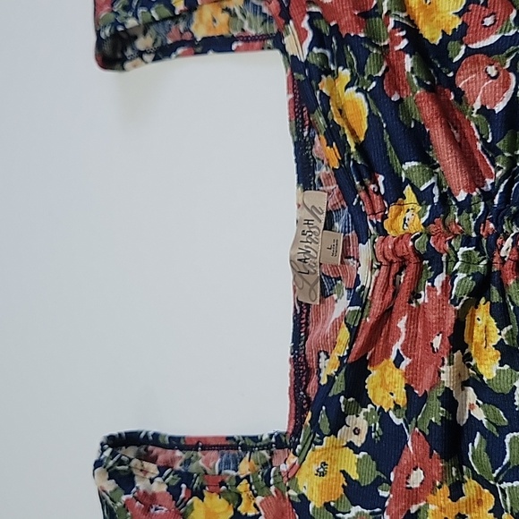 Lavish Floral Blouse with Long Sleeves - Picture 7 of 10